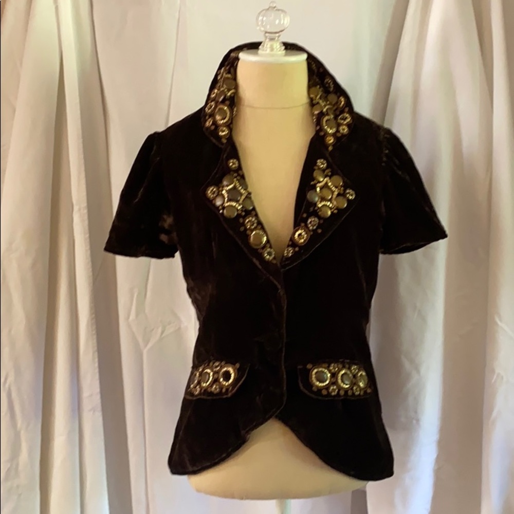 Beautiful velvet embellished short sleeve jacket